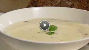 Asperge-muntsoep met Hollandse garnalen