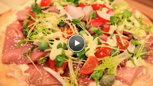 Asian tuna pizza