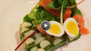Aspic van witte asperges met verse kruiden