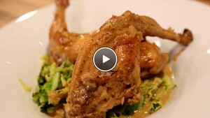 Konijnenbout met mosterdsaus en gestoofde savooiekool