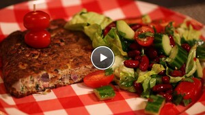 Broodfrittata met snacktomatensalade