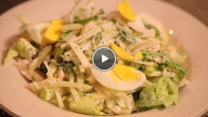 Lauwwarme aardappelsalade met koolrabi en gerookte forel