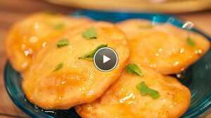Sardijnse amandelschuimpjes met oranjebloesem en Sebadas met munt