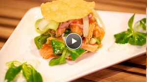Salmon mariné met lavendel en gefrituurde wonton