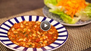 Pittige loubia met een frisse salade