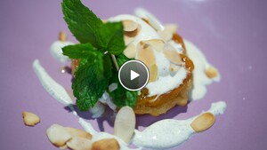 Tarte tatin van abrikoos met crème fraîche
