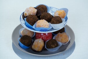 Pindasnoepjes & zoete aardappelbonbons uit de Antillen