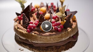 Hazelnoot-chocoschuimtaart