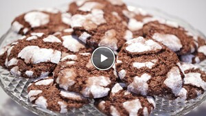Chocolate crinkle cookies