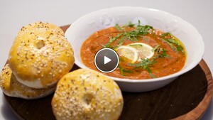 Tunesische Hsou soep met griesmeel  & anijsbroodjes