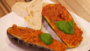 Melanzane ripiene (gevulde aubergine)