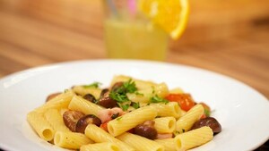 Rigatoni alla boscaiola (pasta met bospaddenstoelen)