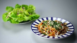 Slurpspaghetti met groene salade