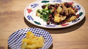 Andijviestamppot met bloedworst, spek en appel