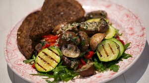 Gepofte kastanjechampignons met blauwe kaas