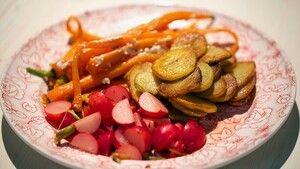 Geroosterde bospeen met zoetzure radijs