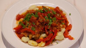 Pörkölt met rode paprika