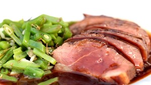 Gebakken eendenborstfilet met sinaasappelsaus