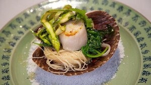Sechuancoquilles met gemarineerde groene asperges
