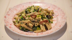 Romige prei-dragonpasta met blauwe kaas