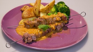 Saté ku batata uit Curaçao