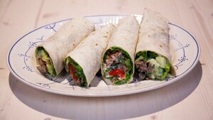 Andijviewraps met gepofte cherrytomaten