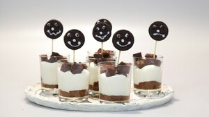Chocolate cookie flip