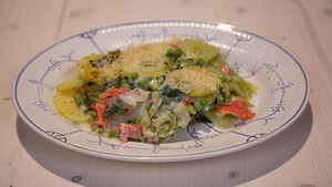 Prei-ovenschotel met gerookte zalm