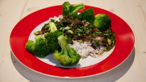 Makreel met zwarte bonensaus uit de oven