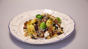 Groenteschotel met walnotencrumble