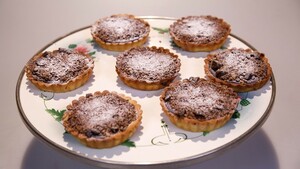 Sandra’s chocoladetaartjes met pecannoten en rozemarijn