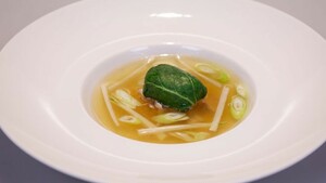 Kippenbouillon met tijgergarnalen