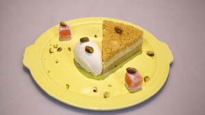 Couscoustaart met rozenwater-kaneelsiroop