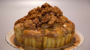 Banana-caramel monkey bread