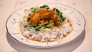 Kabeljauw in pittige ketjap-tomatensaus