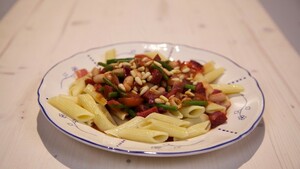 Italiaanse salami-bonenpot