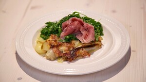 Witlofschotel met gorgonzola, rauwe ham en peer