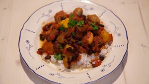 Sweet & spicy bean pot