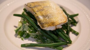 Snoekbaars met sperziebonen en stamppot