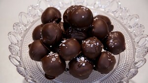 Chocolate salty balls