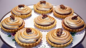 Pecan-schuimtaartjes