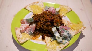 Chili con carne met guacamole-tomatensalsa