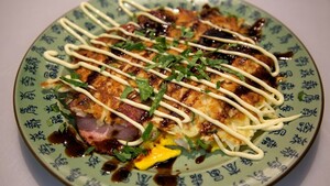 Okonomiyaki (Japanse pizza, Japanse pannenkoek)