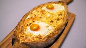 Georgisch kaasbrood (Chatsjapoeri)