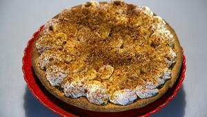Banana-peanut monkey pie