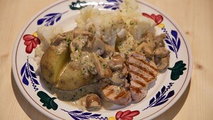 Gegrilde varkenshaas met kastanjechampignon-roomsaus