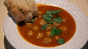 Italiaanse tomatensoep met balletjes