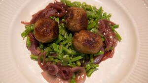 Gebakken snijbonen met uienhachee