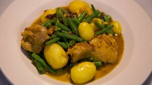 Kruidige gestoofde kip