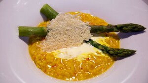 Paasrisotto met groene asperges